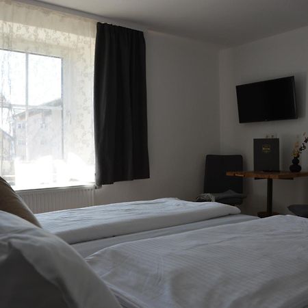Hotel Garni Kern Halfing Exterior foto